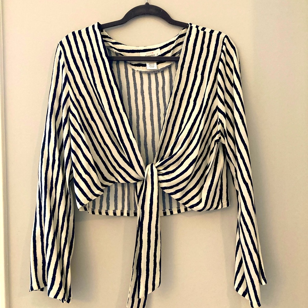 Wrap top, black & white, size L, Urban Romantics